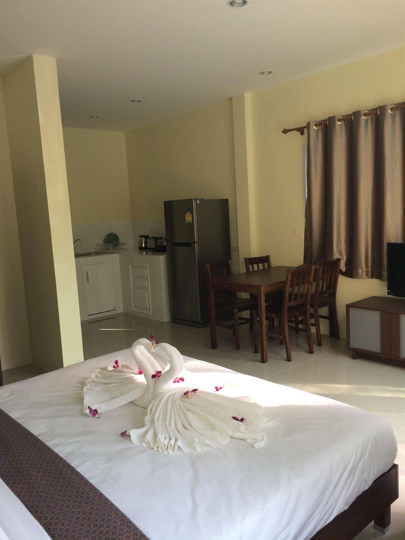 Lucky Lek Resort Rawai Exterior foto